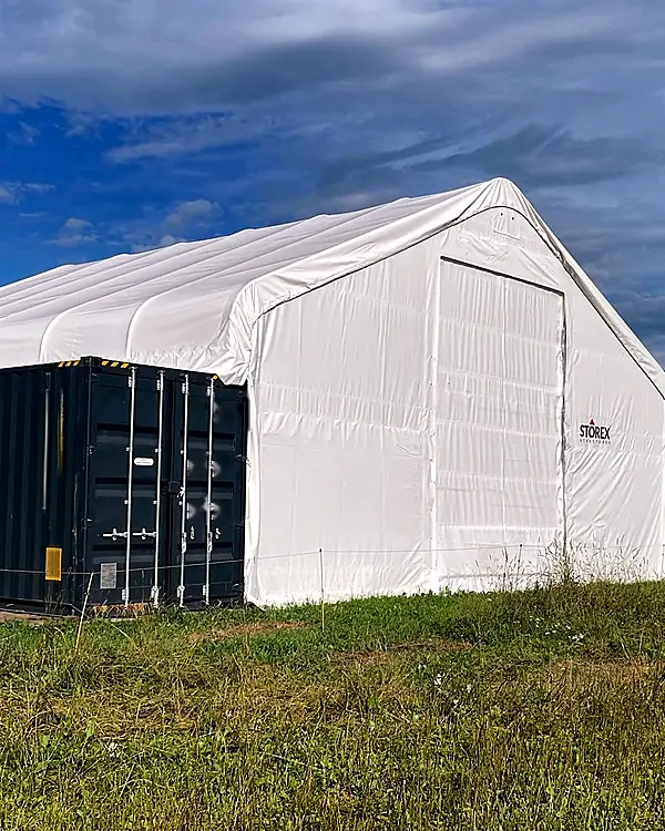 Carpa Storex: cubrir el espacio entre contenedores
